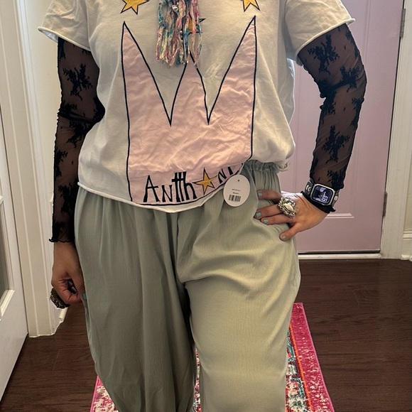 COPY - Elegant Green Ruffled Pants - Picture 2 of 3